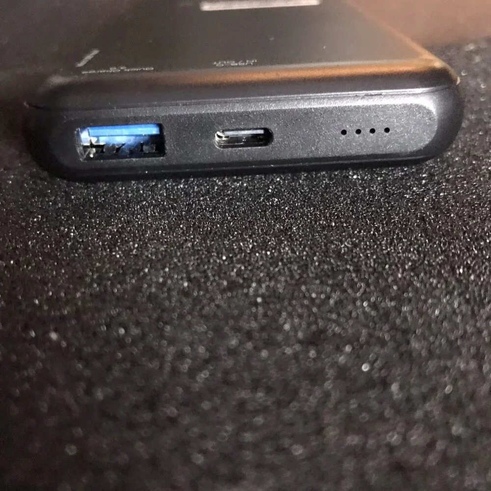 Energizer - Ultimate Lithium 10,000mAh 20W Qi Wireless Portable Charger/Power Ba